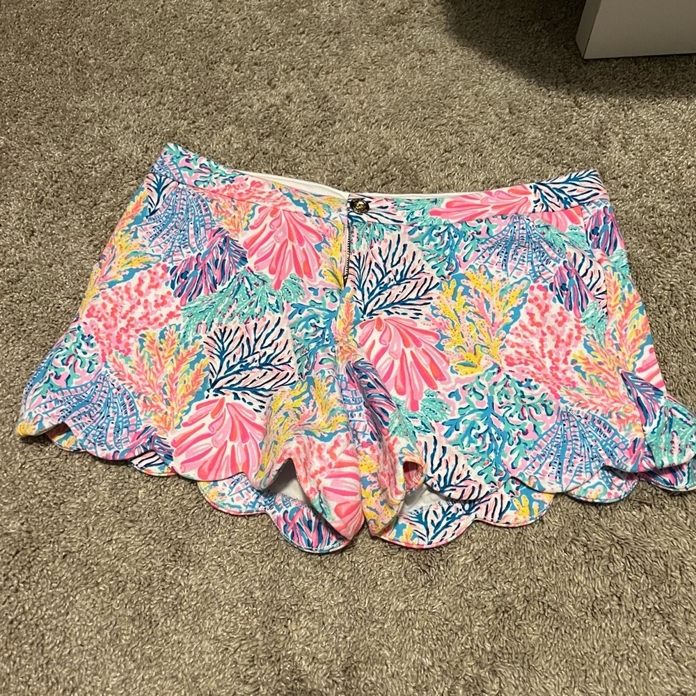 Lilly Pulitzer Scalloped Shorts Size 12
